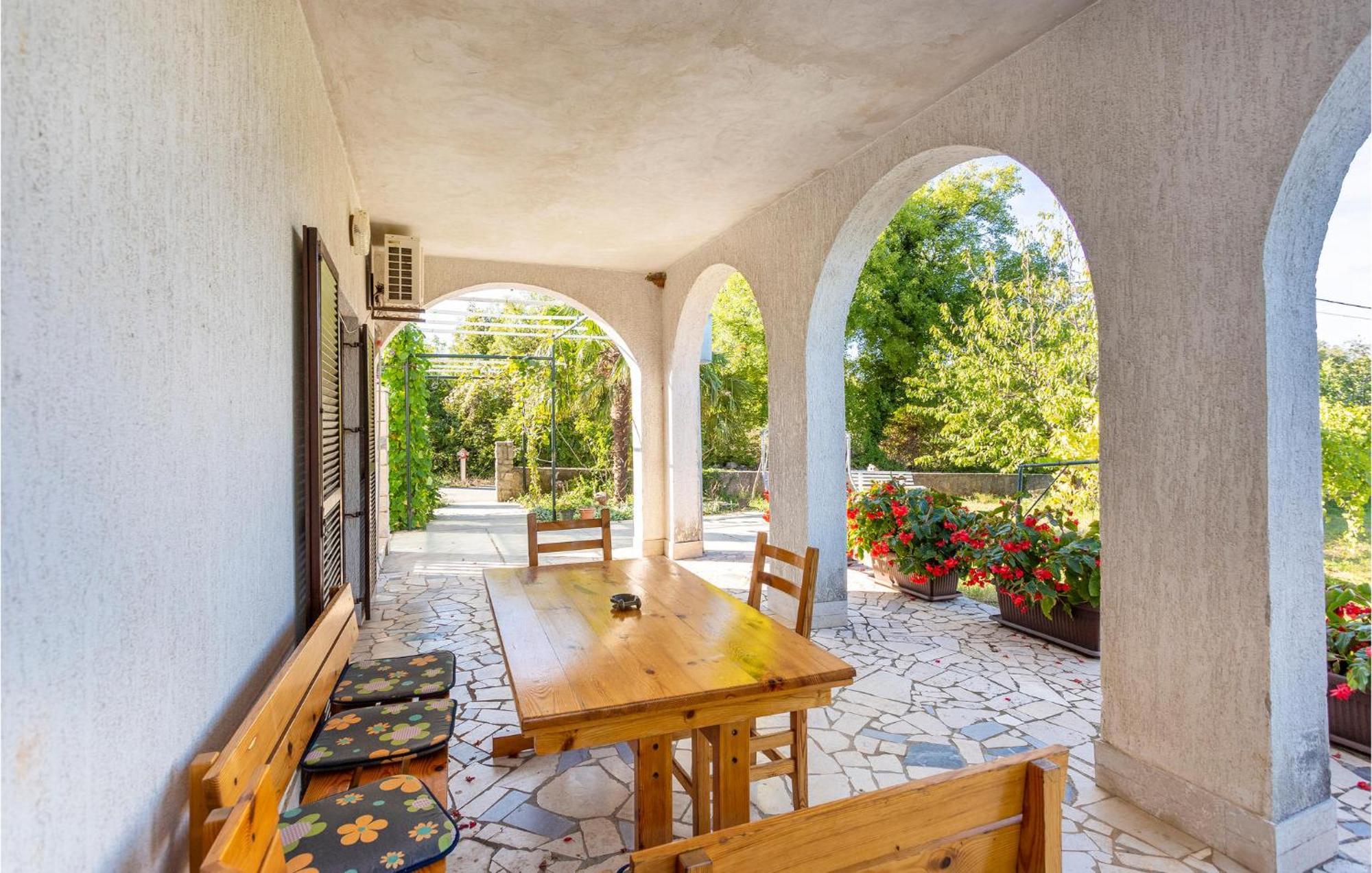 Beautiful Apartment In Malinska With Wifi Exterior photo